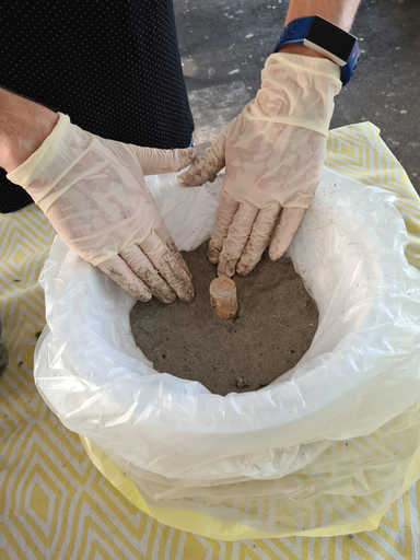 2025 - Betonkugel zum Bepflanzen (hohl)
