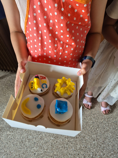 Cupcakes zum Thema Einschulung verzieren