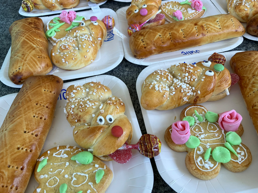 Leckereien aus der Hausbäckerei & Konditorei