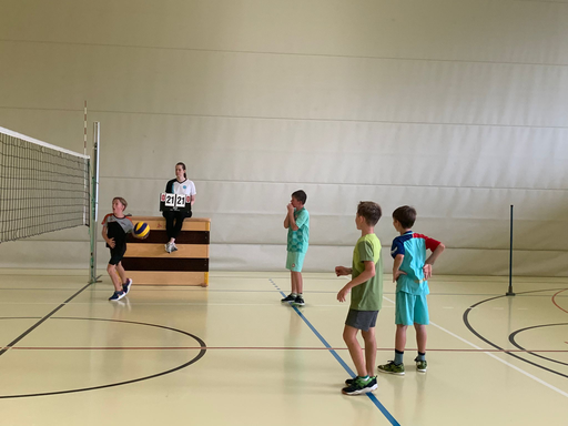 Ballspiele in der Halle