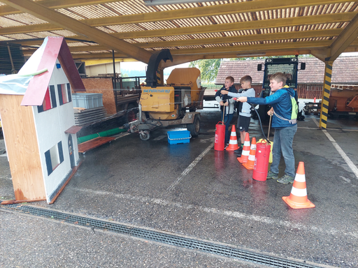 Besuch bei der Feuerwehr Wiggertal - Kurs 2