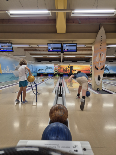 Spiel und Spass beim Bowlen