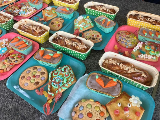 Leckereien aus der Hausbäckerei & Konditorei